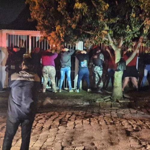 Em dois locais, havia grande número de pessoas, som alto e consumo de bebida alcoólica. Foto: Guarda Municipal de Trânsito de Passo Fundo/Divulgação