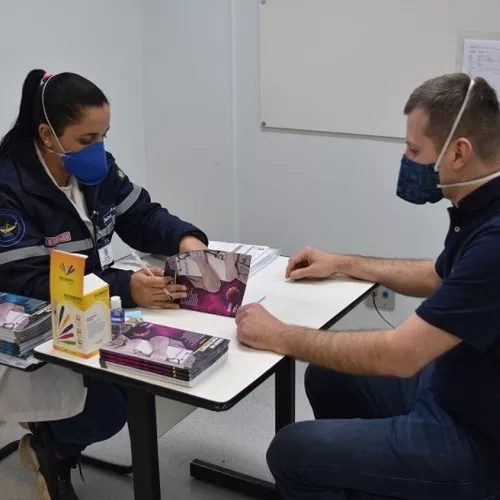 Vacina chinesa CoronaVac começou a ser aplicada em profissionais da saúde, há duas semanas, pelo Hospital São Lucas. Foto: Divulgação/Hospital São Lucas 
