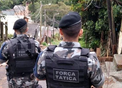 Brigadianos realizam buscas atrás dos criminosos. Foto: BM / Divulgação 