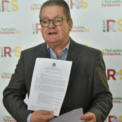 Vice Ranolfo apresenta nota técnica do Ministério da Saúde com aval para priorizar vacinação dos operadores da segurança pública. Foto: Rodrigo Ziebell / GVG