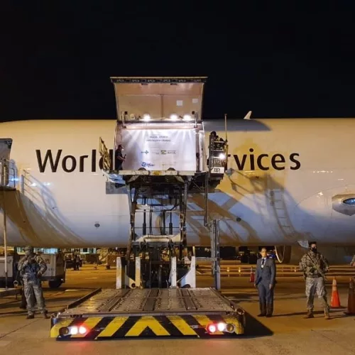 Carregamento vindo da Bélgica chegou por via aérea em Campinas. Foto: Divulgação/Ministério da Saúde 