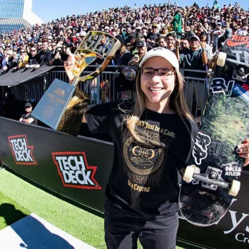 Skatista Pâmela Rosa é bicampeã no skate street. Foto: SLS / Divulgação