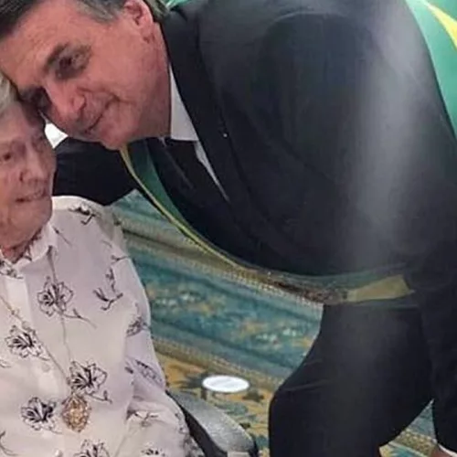 Presidente com a mãe, Olinda Bonturi Bolsonaro. Foto: Reprodução 