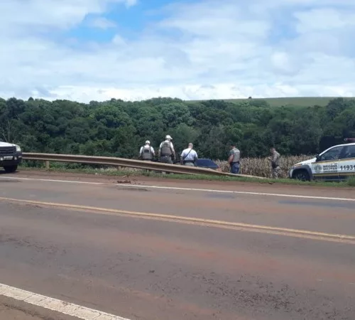 Policiais Militares realizaram uma barreira para prender o trio. Foto: Divulgação/BM
