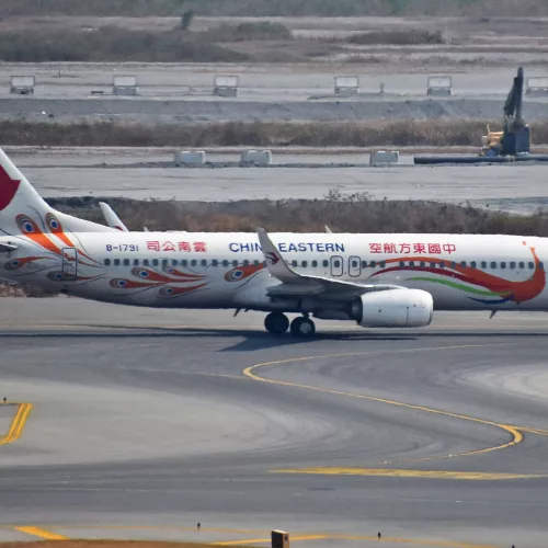 Boeing 737-800 que se acidentou na China. Crédito Alec Wilson/Creative Commons