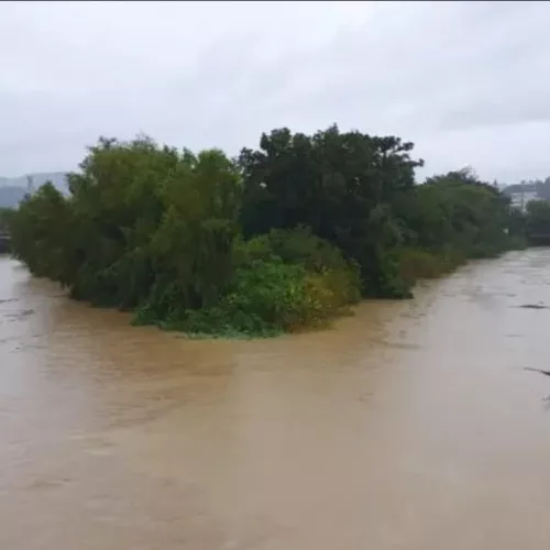 Nível do Itajaí-Açu passou da marca de 8 metros às 5h da madrugada desta quarta-feira. Foto: Prefeitura de Rio do Sul / Divulgação