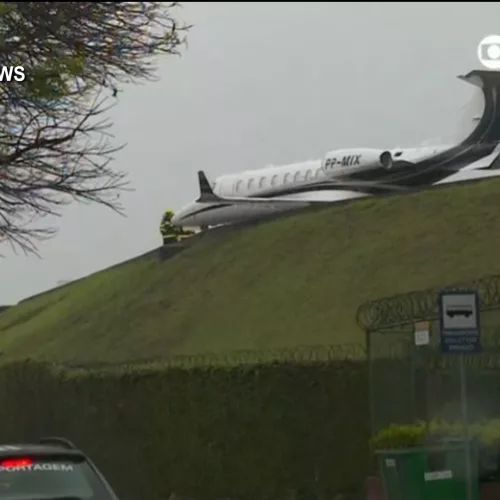 Avião quase caiu de barranco no Aeroporto de Congonhas, em São Paulo. Foto: reprodução / GloboNews