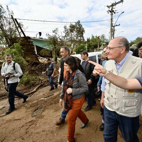 Presidente da República em exercício Geraldo Alckmin durante Visita a área destruída pelas enchentes em Muçum. Crédito: Cadu Gomes / VPR