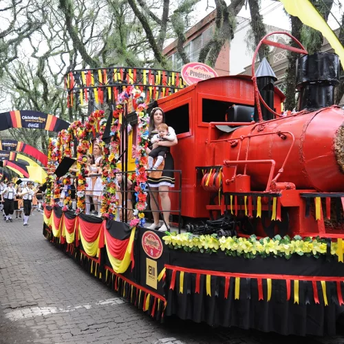  Santa Cruz do Sul vai viver a magia do segundo desfile temático da 38ª Oktoberfest. Foto: Rodrigo Assmann/Divulgação 