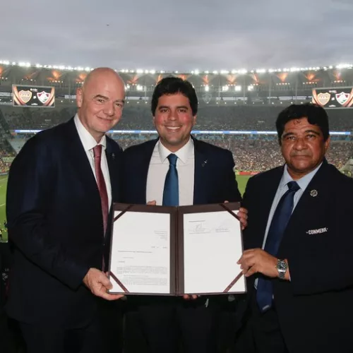 Gianni Infantino, presidente da FIFA; André Fufuca, ministro do Esporte; Ednaldo Rodrigues, presidente da CBF - Foto: Miguel Schincariol/FIFA
