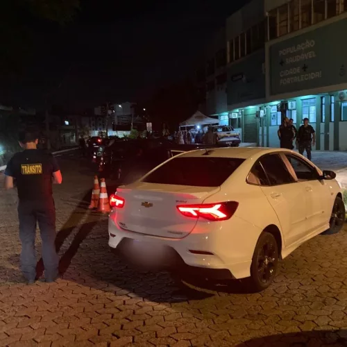O condutor de um Onix Sedan, com sinais de embriaguez, foi autuado duas vezes pela mesma barreira da Balada Segura. Foto: Divulgação/Prefeitura de Canoas