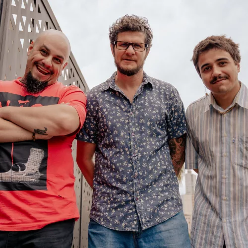  Músicos Tiago Luis Breda, João Pedro Rocha e Tomás Seidl apresentam projeto. Foto:  Danielle Correa/Divulgação